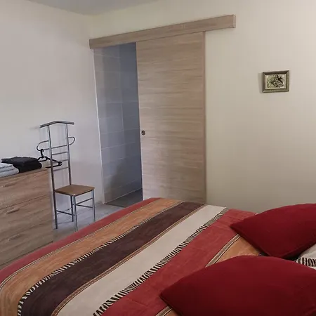 Le Moulin Du Comte Bed & Breakfast Bourrouillan