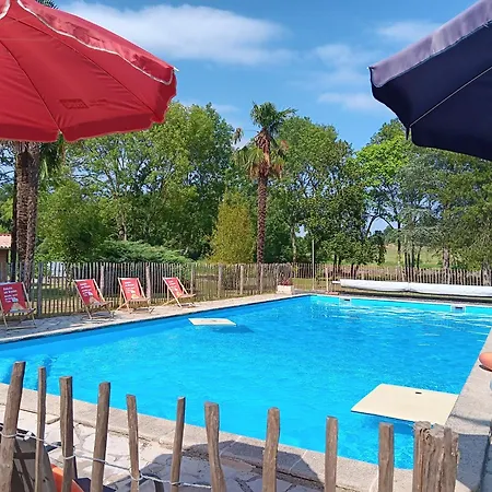 Le Moulin Du Comte לינה וארוחת בוקר