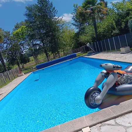 Le Moulin Du Comte לינה וארוחת בוקר 3*