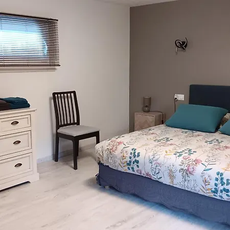 לינה וארוחת בוקר Le Moulin Du Comte Bourrouillan