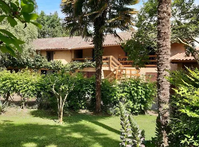 Le Moulin Du Comte Frühstückspension